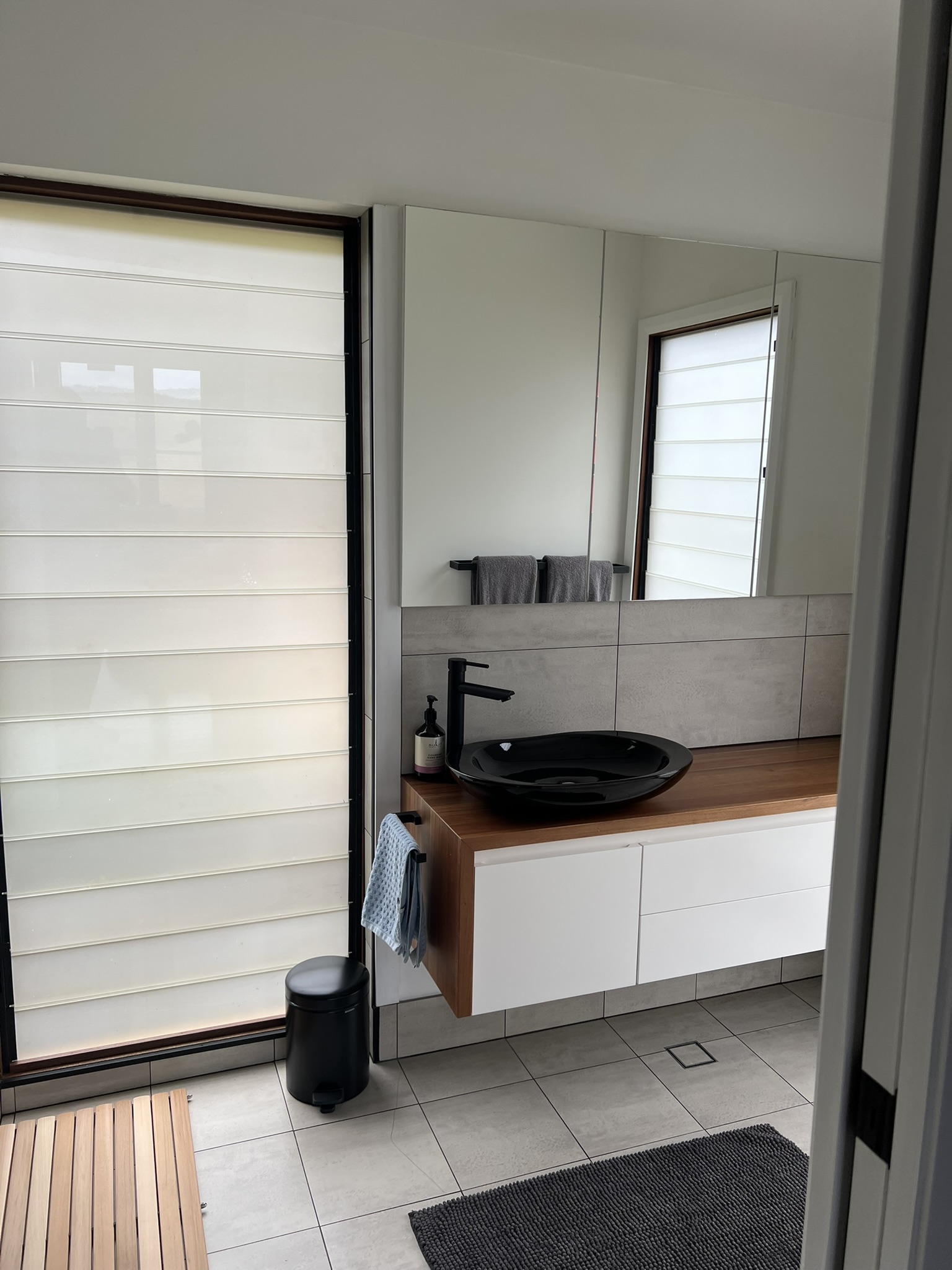 Ensuite Vanity